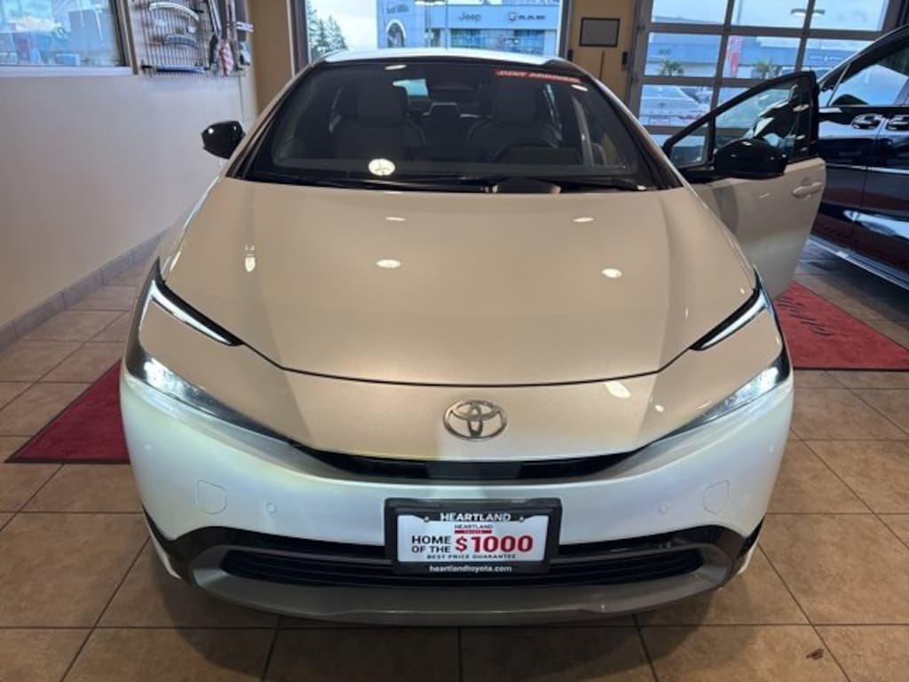 Used 2024 Toyota Prius XLE Hatchback