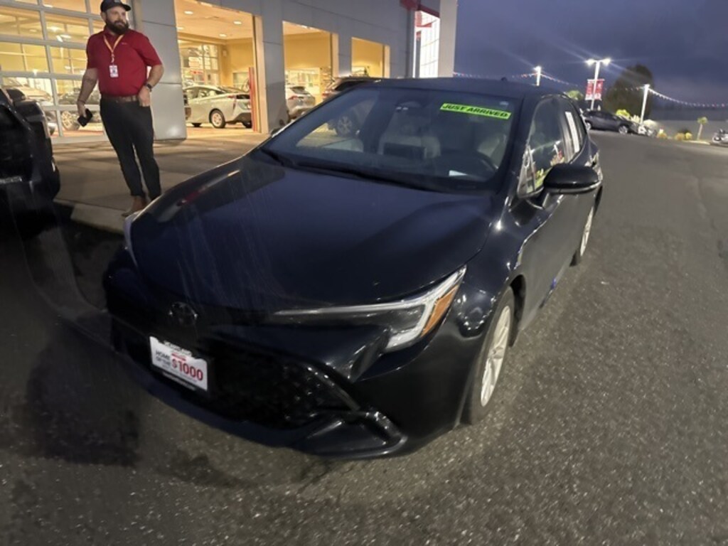 Used 2023 Toyota Corolla Hatchback SE Hatchback