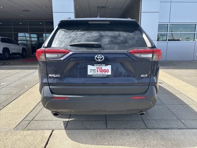 2020 Toyota RAV4 XLE photo 6