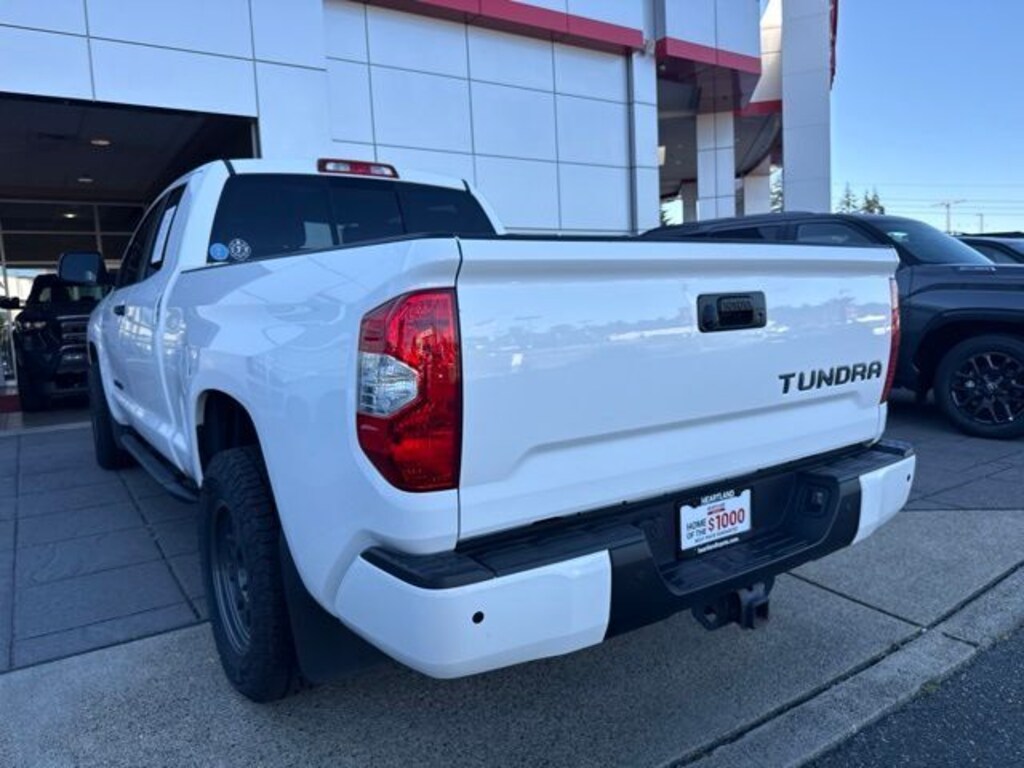 Used 2017 Toyota Tundra SR5 5.7L V8 w/FFV Truck Double Cab