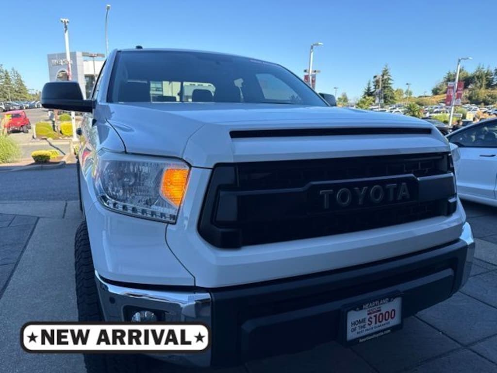 Used 2017 Toyota Tundra SR5 5.7L V8 w/FFV Truck Double Cab