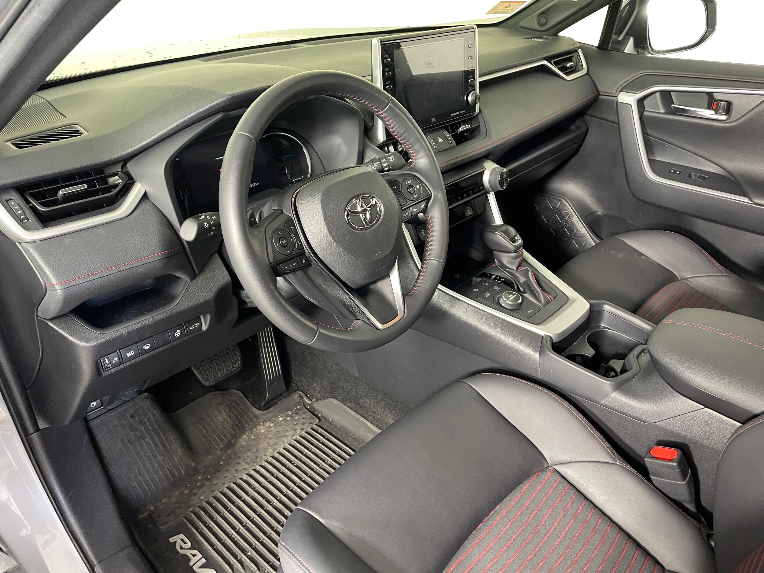 2021 Toyota RAV4 Prime XSE photo 2