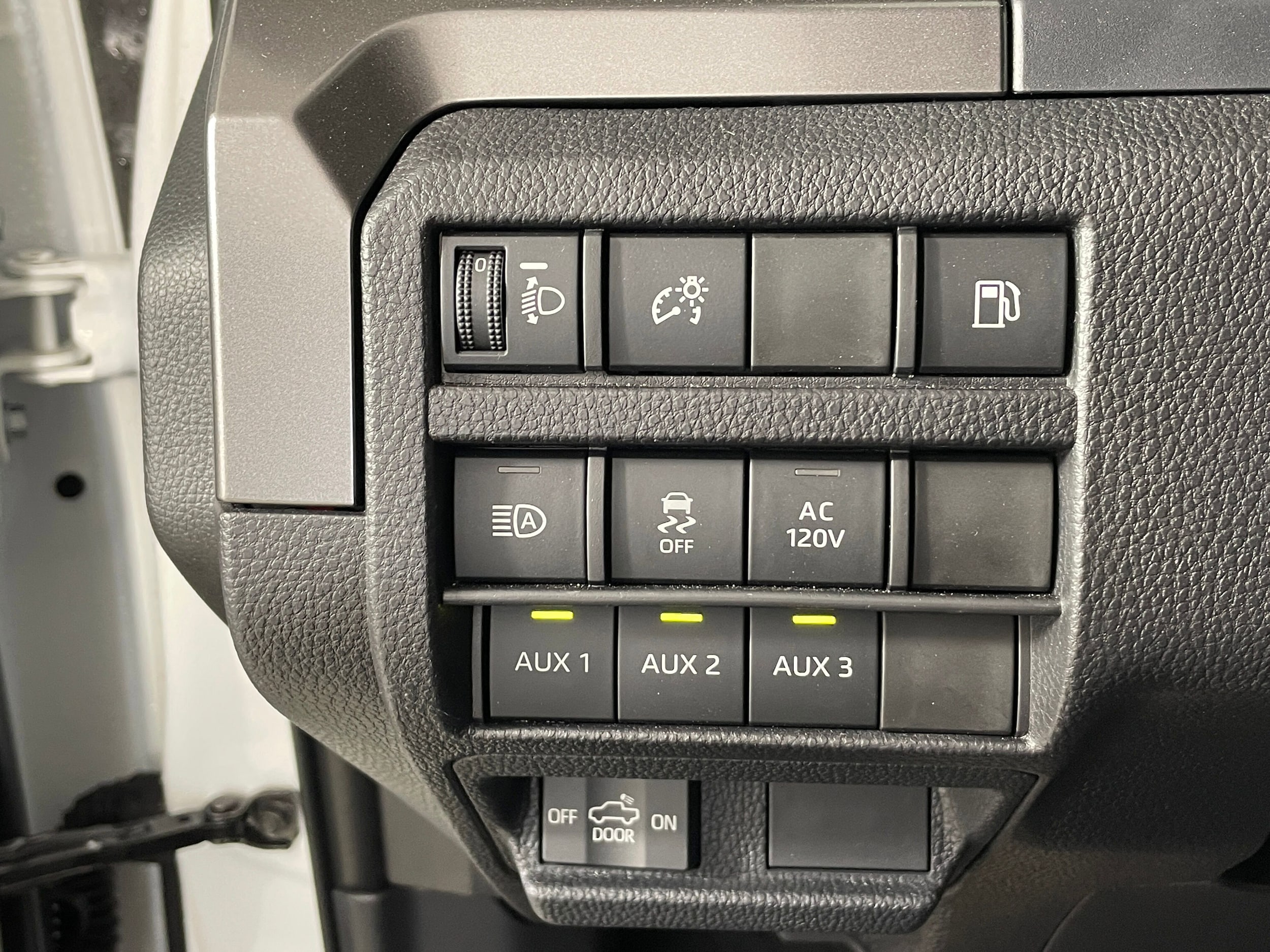 2025 Toyota Tacoma TRD Off Road - Photo 12