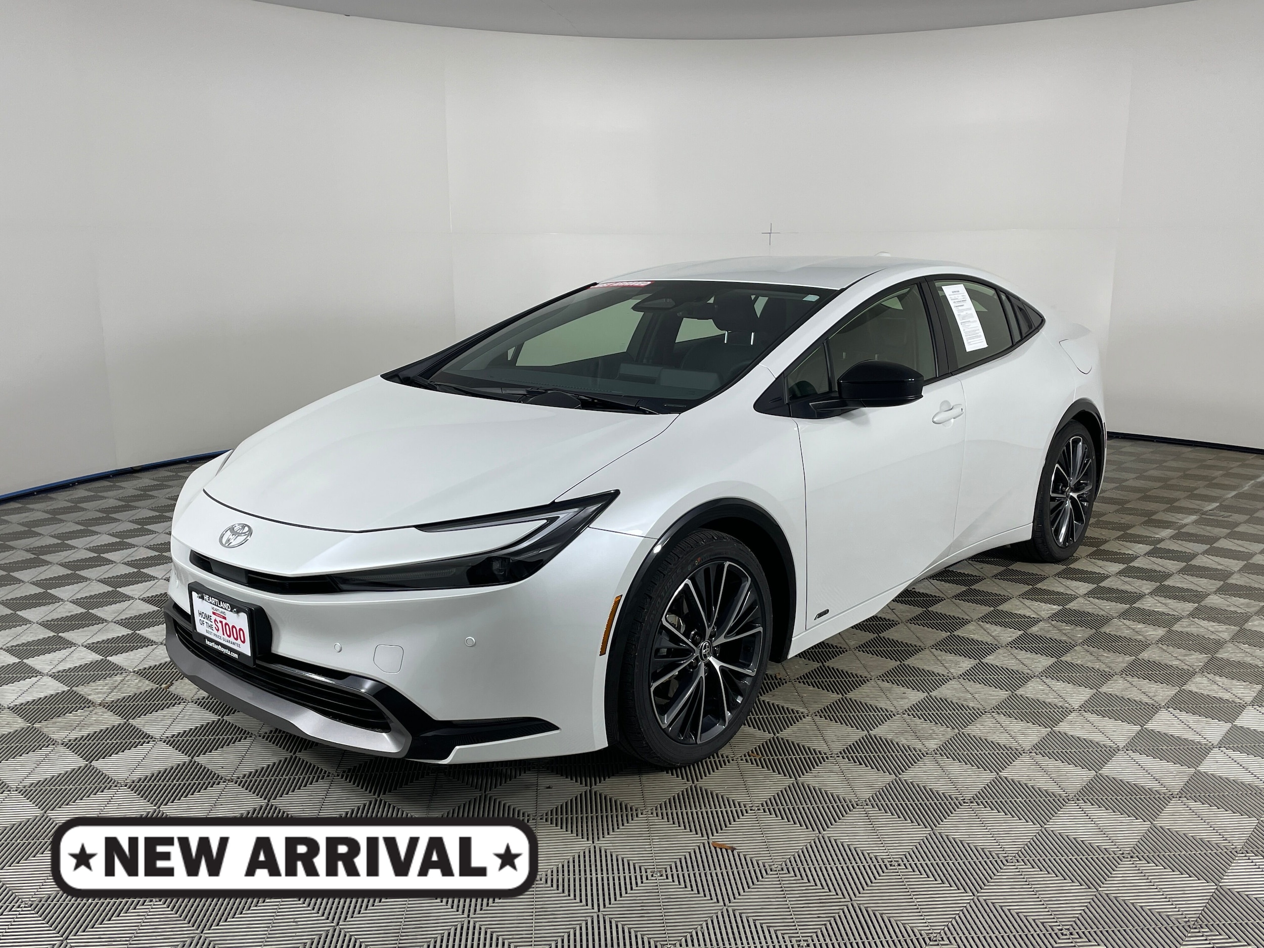 2025 Toyota Prius XLE's photo