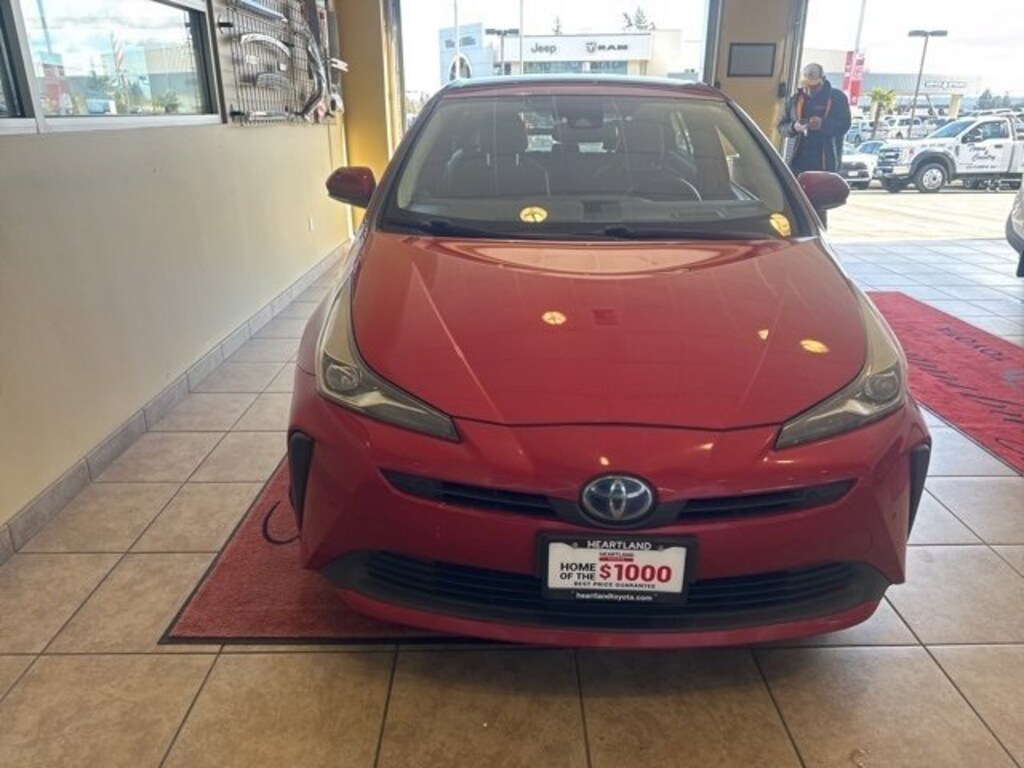 Used 2019 Toyota Prius L Hatchback
