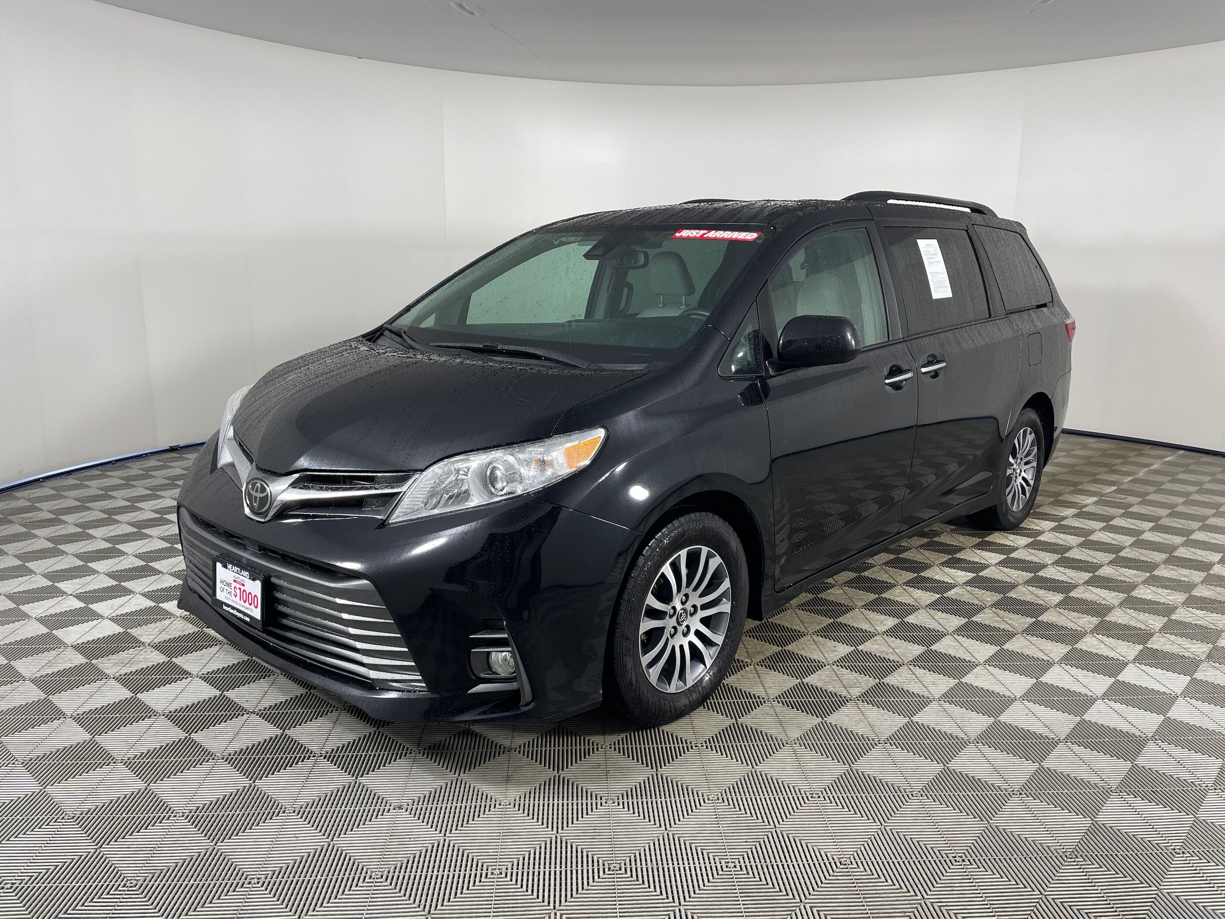 2018 Toyota Sienna Van Passenger Van 