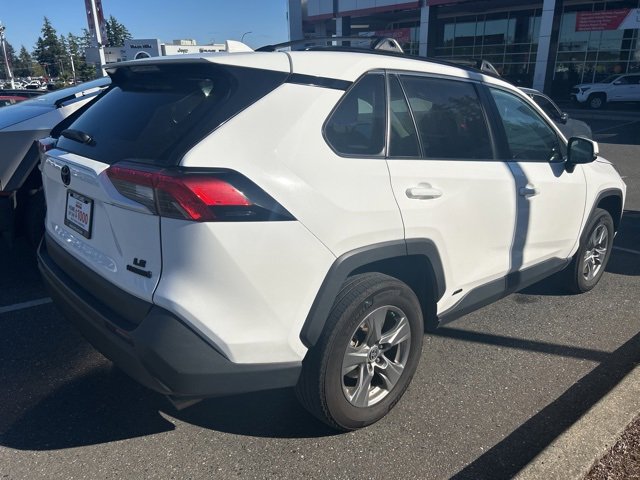 2024 Toyota RAV4 Hybrid LE photo 2