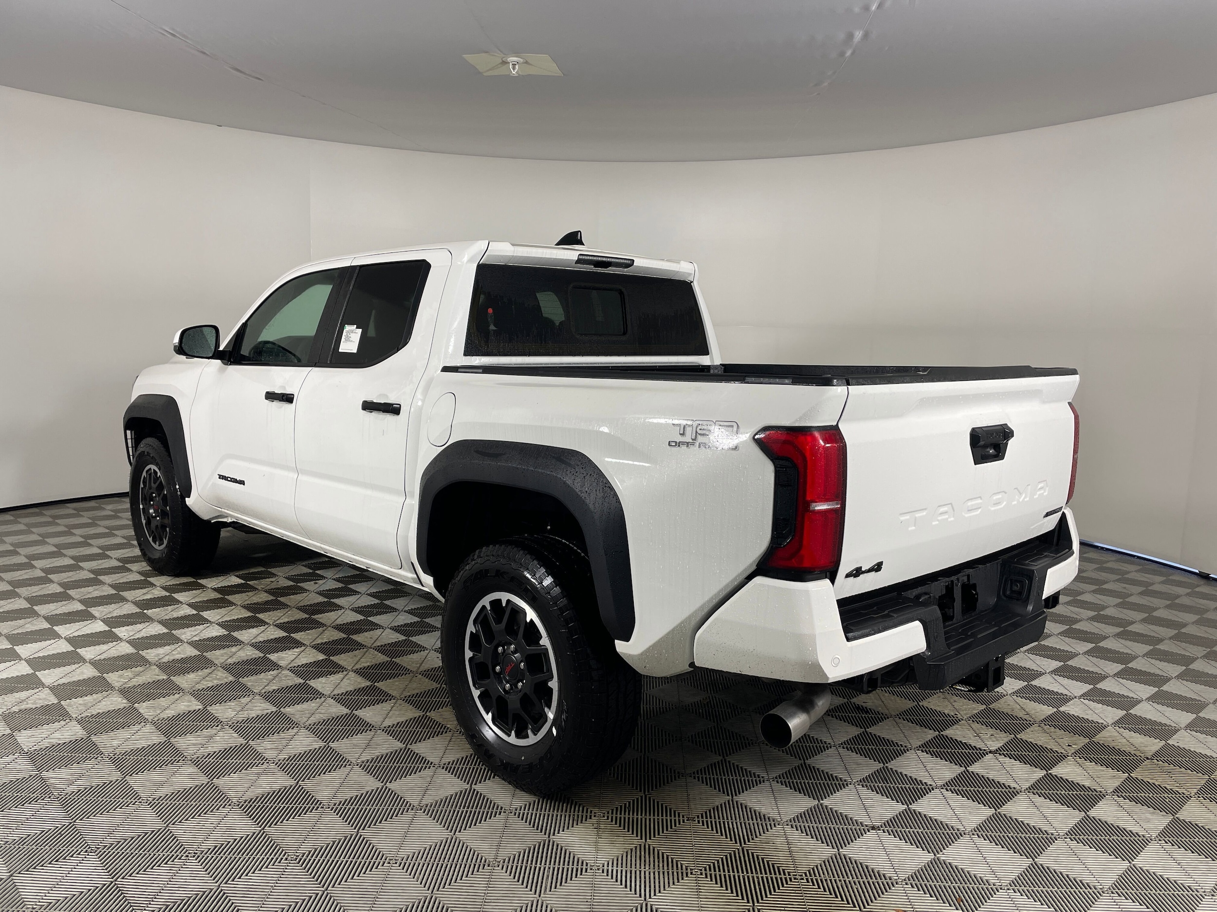 2025 Toyota Tacoma TRD Off Road - Photo 16