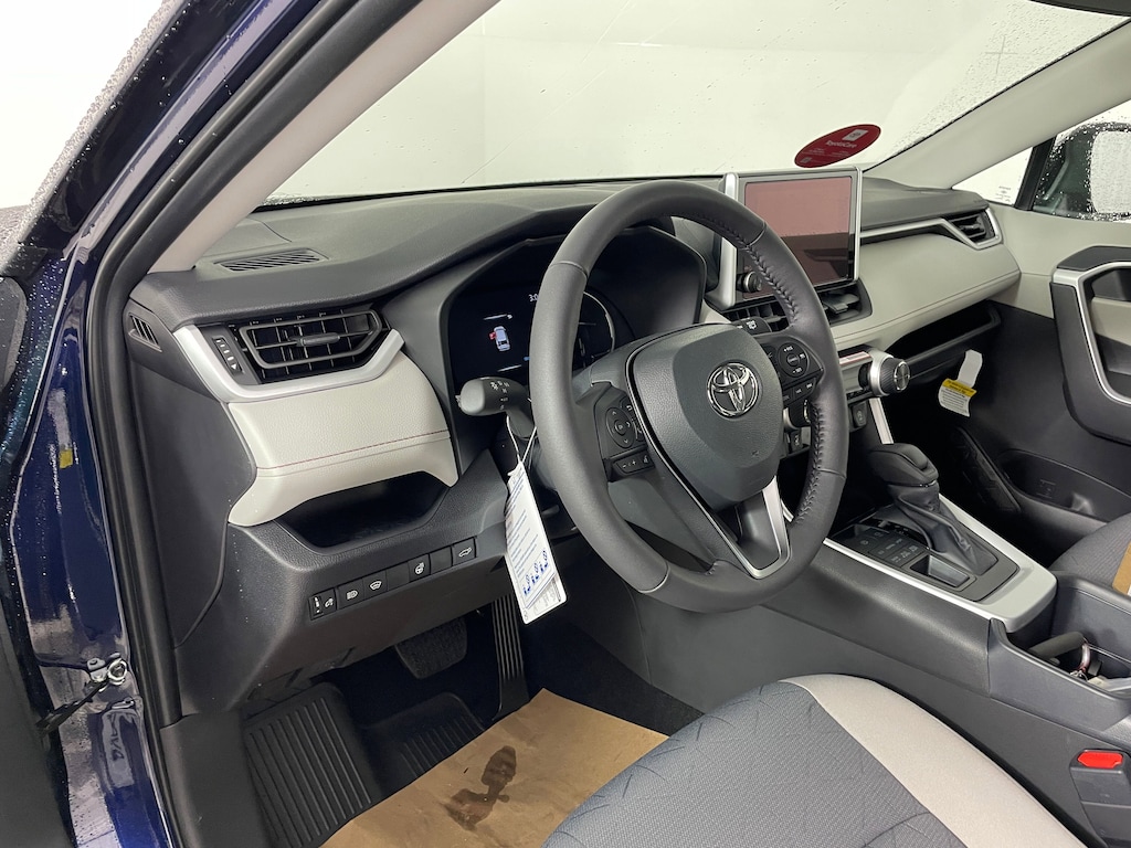 New 2025 Toyota RAV4 XLE XLE AWD SUV