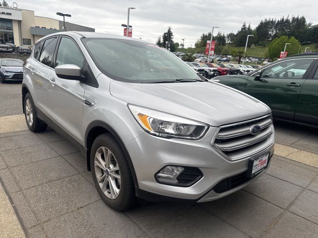 2019 Ford Escape SE photo 3