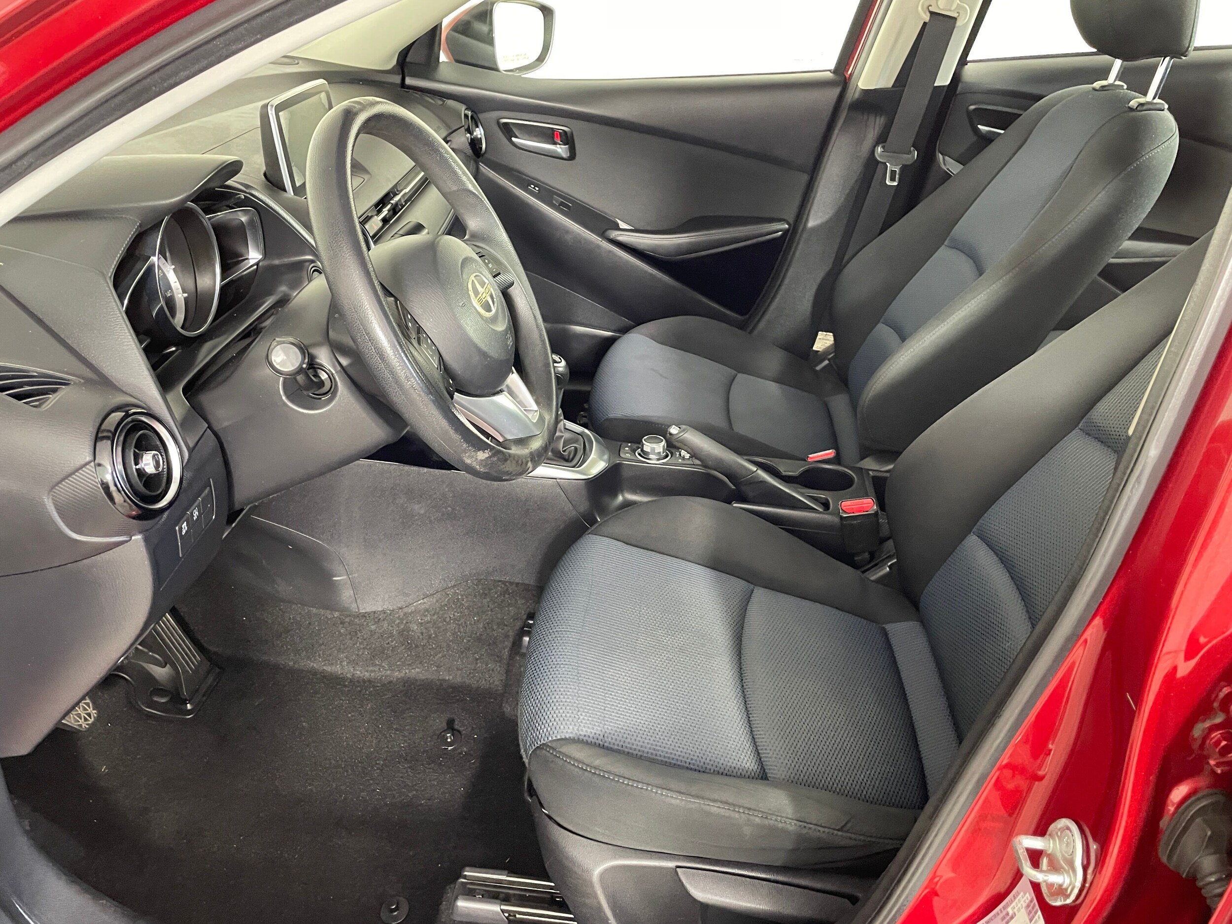 2016 Scion iA photo 3
