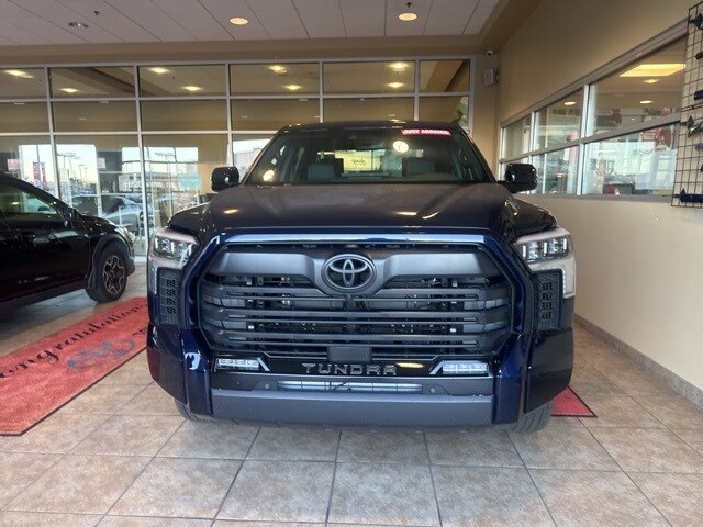 2025 Toyota Tundra Limited CrewMax photo 3