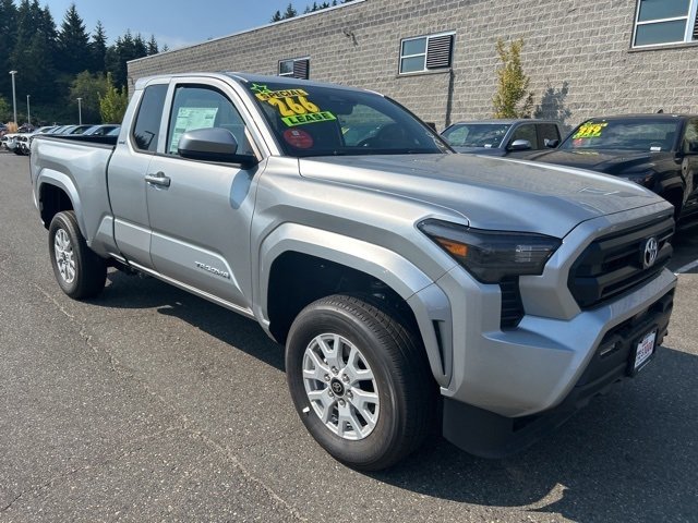 2025 Toyota Tacoma SR5 XtraCab photo 4