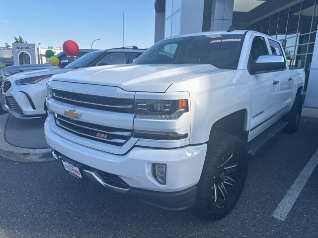 2017 Chevrolet Silverado 1500 LTZ photo 3
