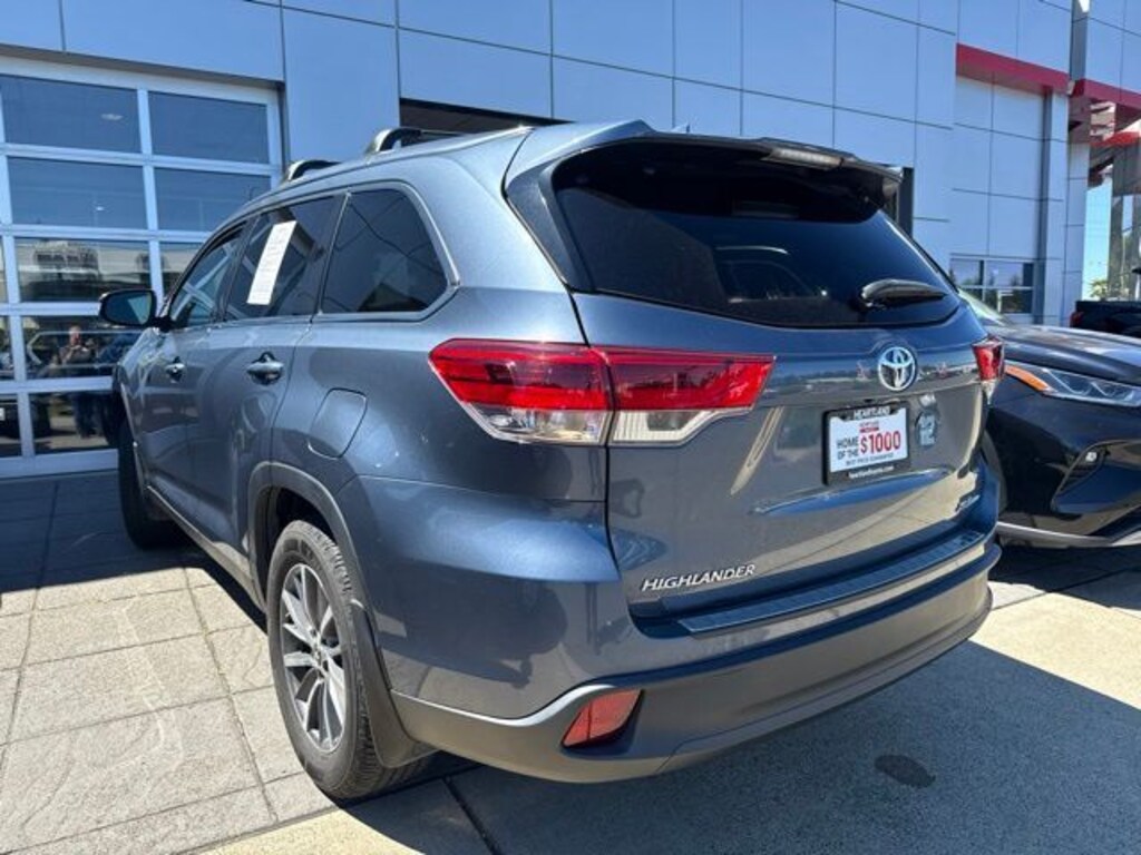 Used 2019 Toyota Highlander XLE V6 SUV