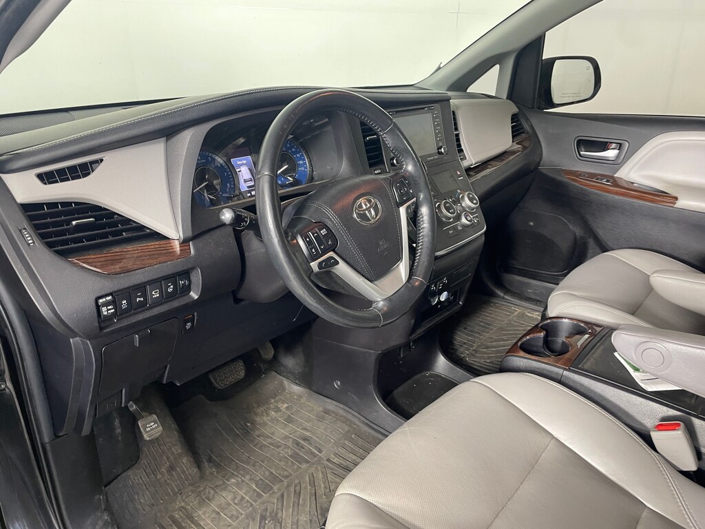 Used 2018 Toyota Sienna Limited Premium 7 Passenger Van Passenger Van