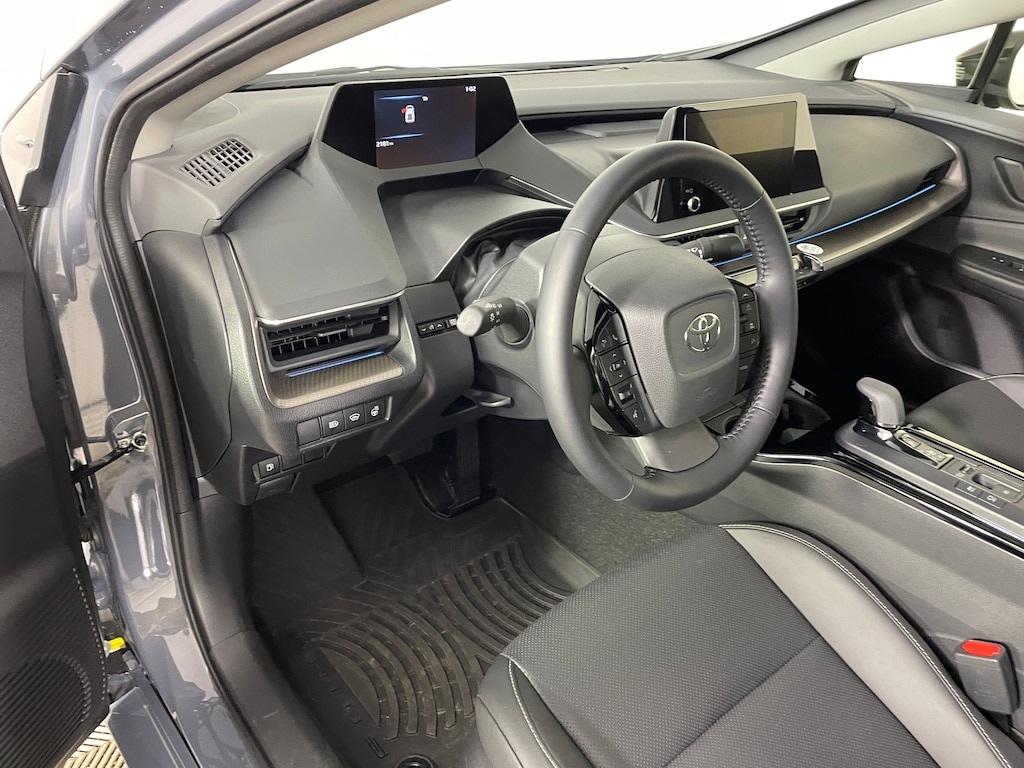Used 2025 Toyota Prius XLE Hatchback
