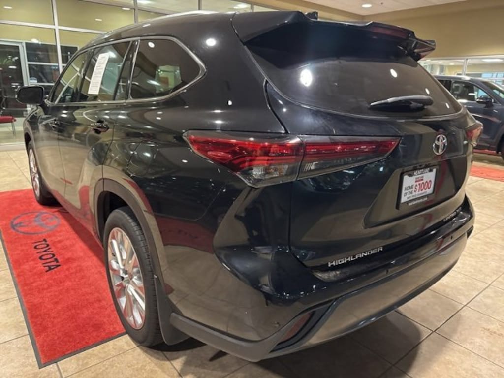 Used 2021 Toyota Highlander Limited SUV