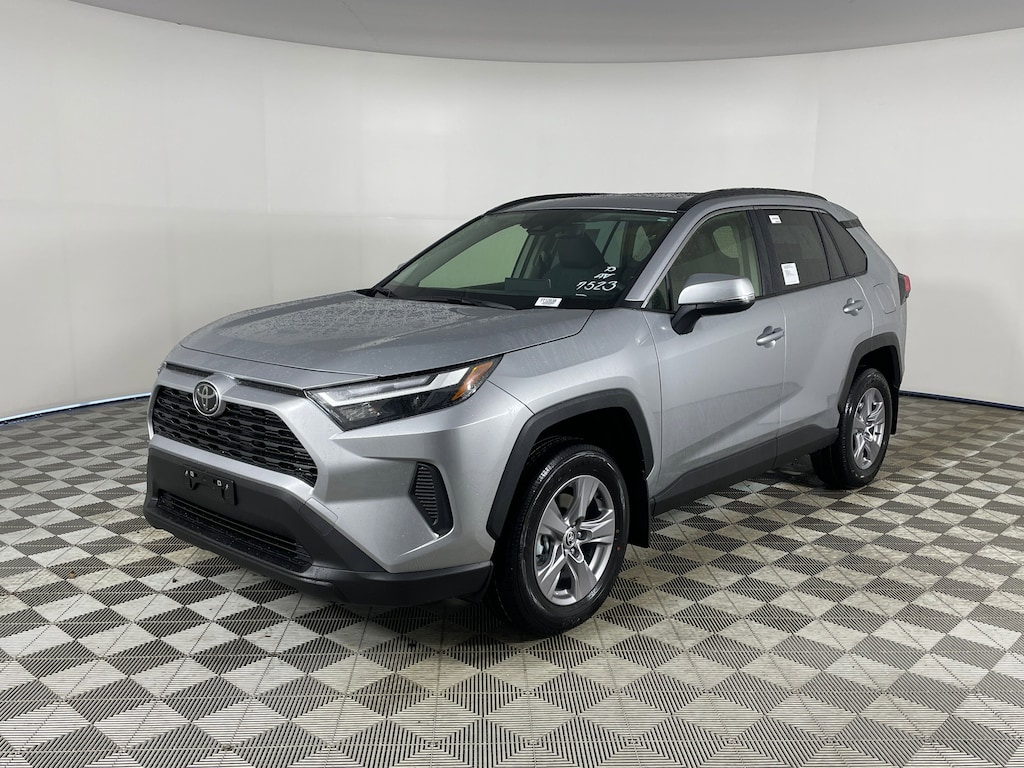 New 2025 Toyota RAV4 XLE XLE AWD SUV