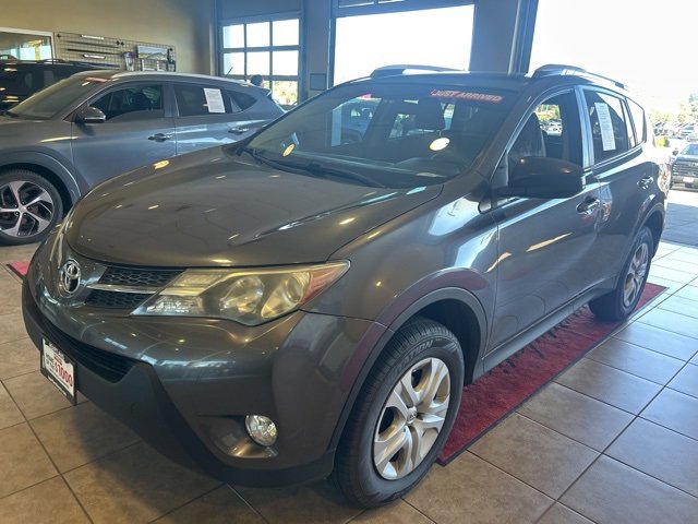 2014 Toyota RAV4 LE photo 4