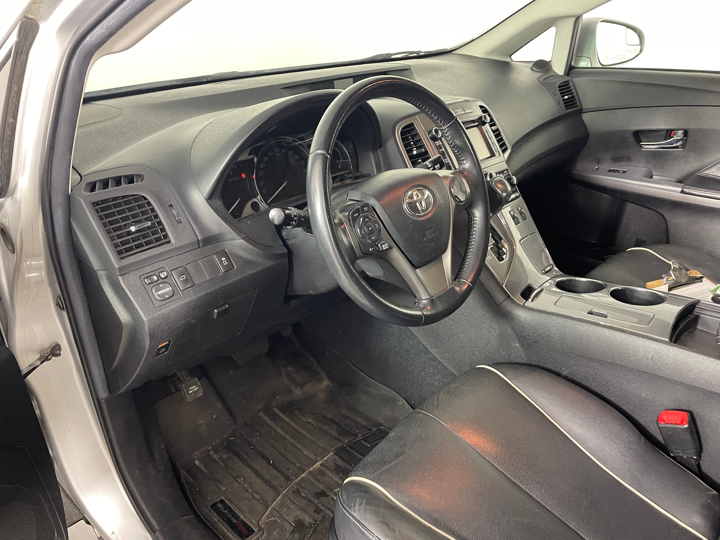 2014 Toyota Venza LE V6 photo 3