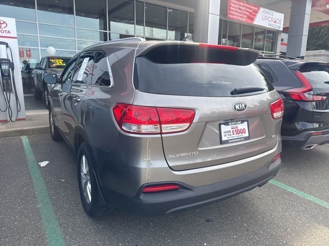 2017 Kia Sorento 2.4L LX photo 4
