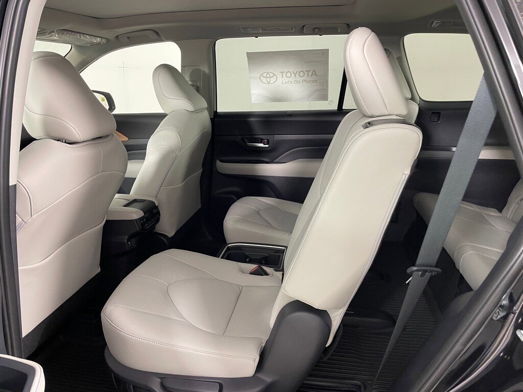 New 2026 Toyota Grand Highlander Platinum SUV