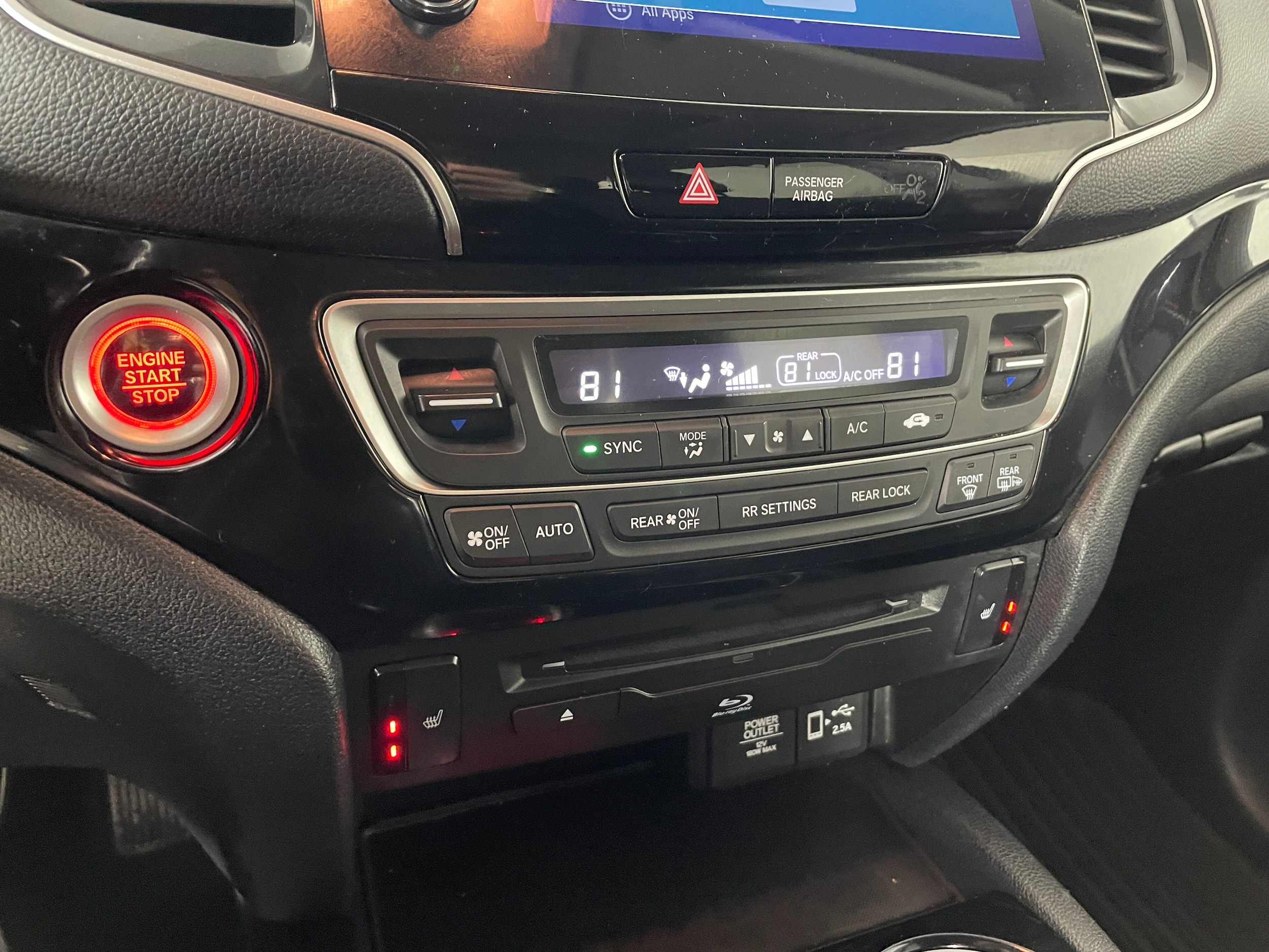 2022 Honda Pilot Touring 7 Passenger photo 3