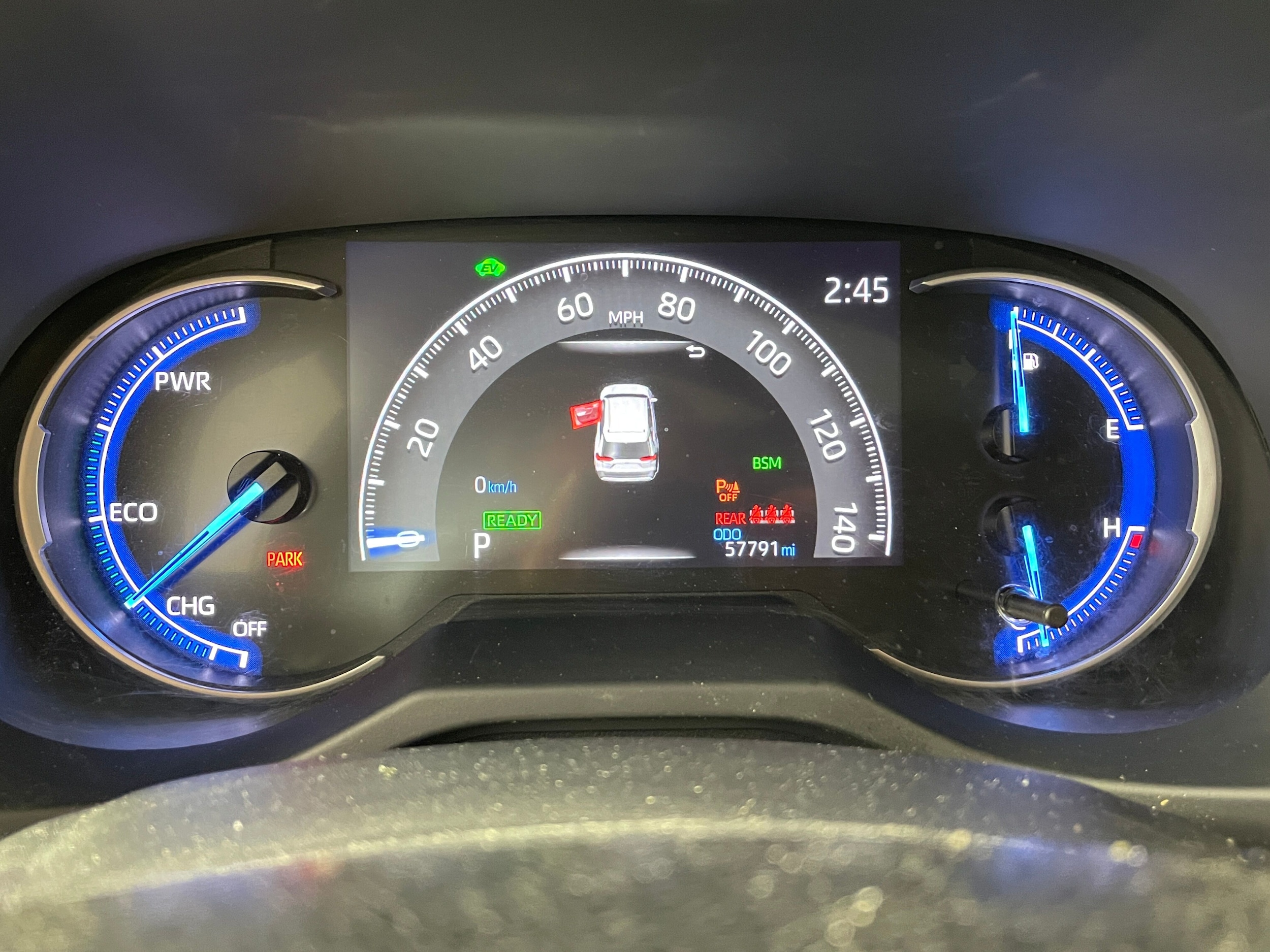 2020 Toyota RAV4 Hybrid XSE photo 5