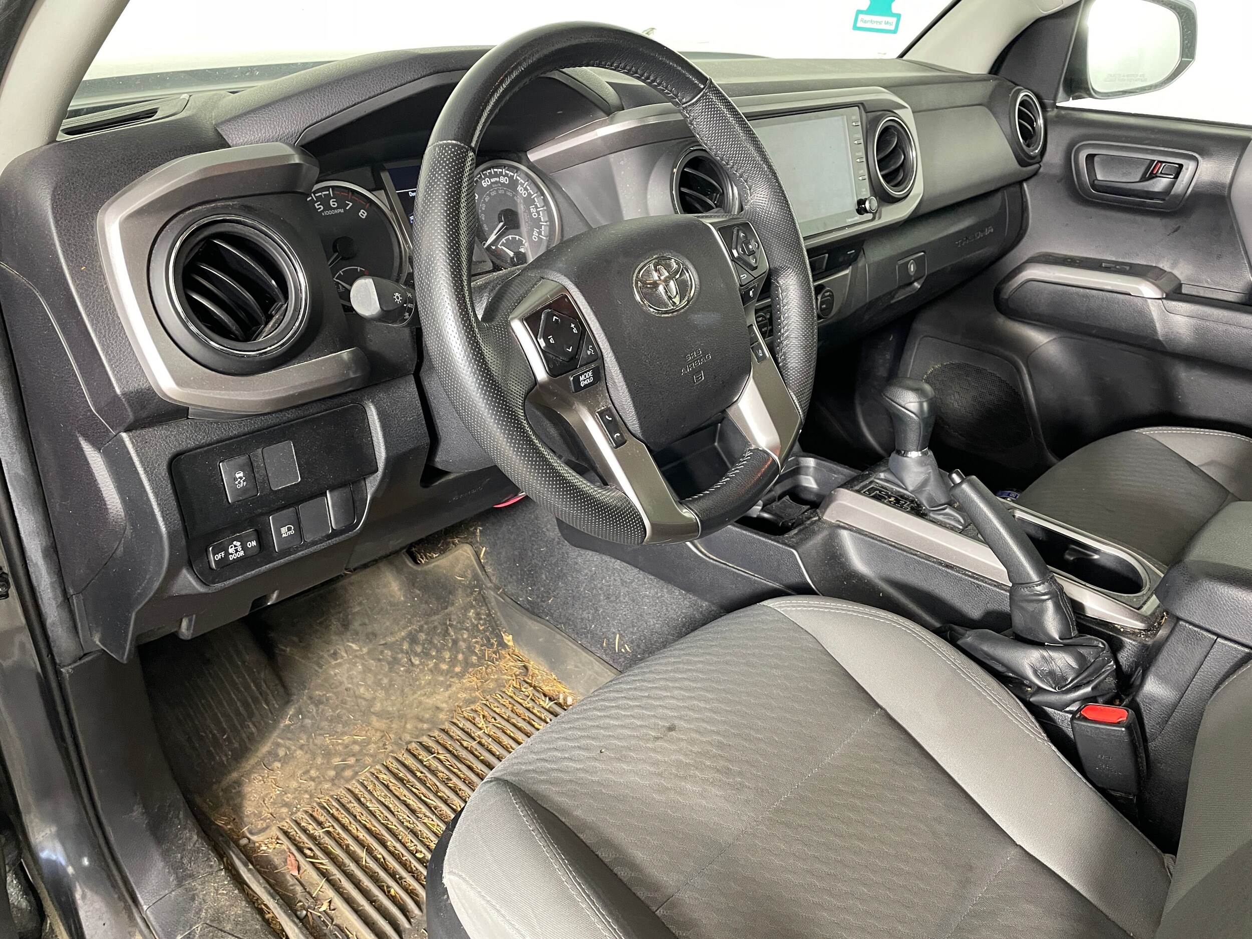 2022 Toyota Tacoma SR5 photo 3