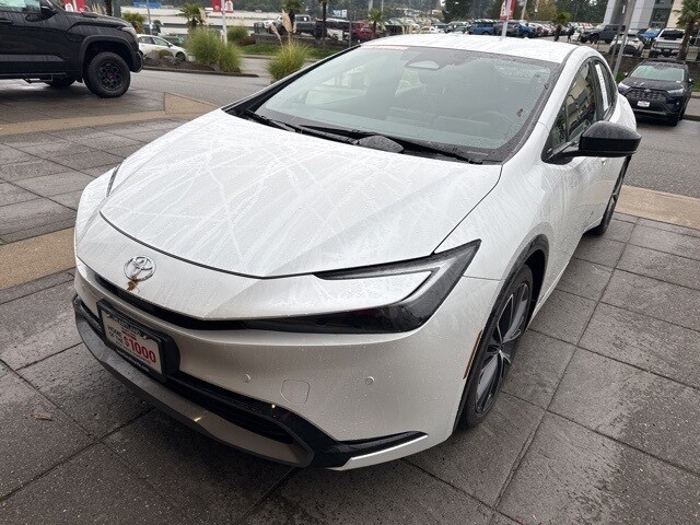 2025 Toyota Prius XLE photo 2