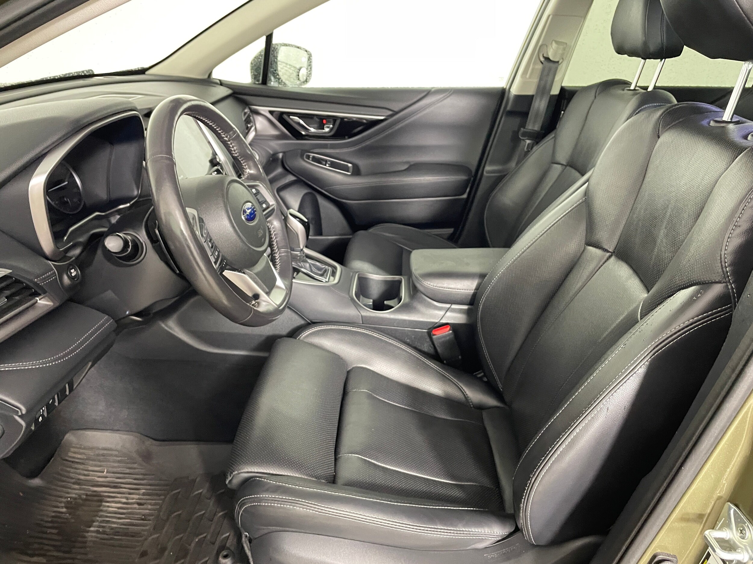 2023 Subaru Outback Touring XT photo 2