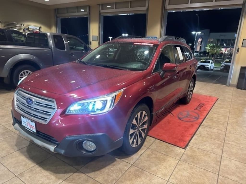 Used 2015 Subaru Outback 2.5i Limited w/Moonroof/KeylessAccess/Nav/EyeSight SUV