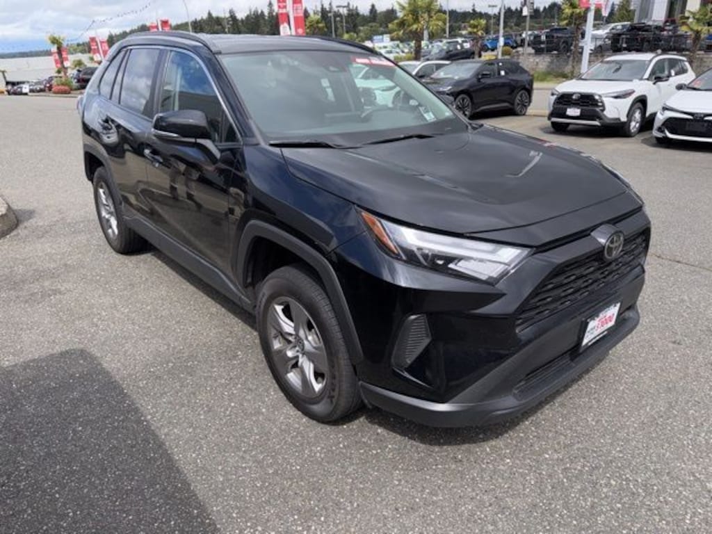 Used 2022 Toyota RAV4 XLE SUV