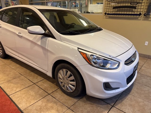 2017 Hyundai Accent SE photo 2