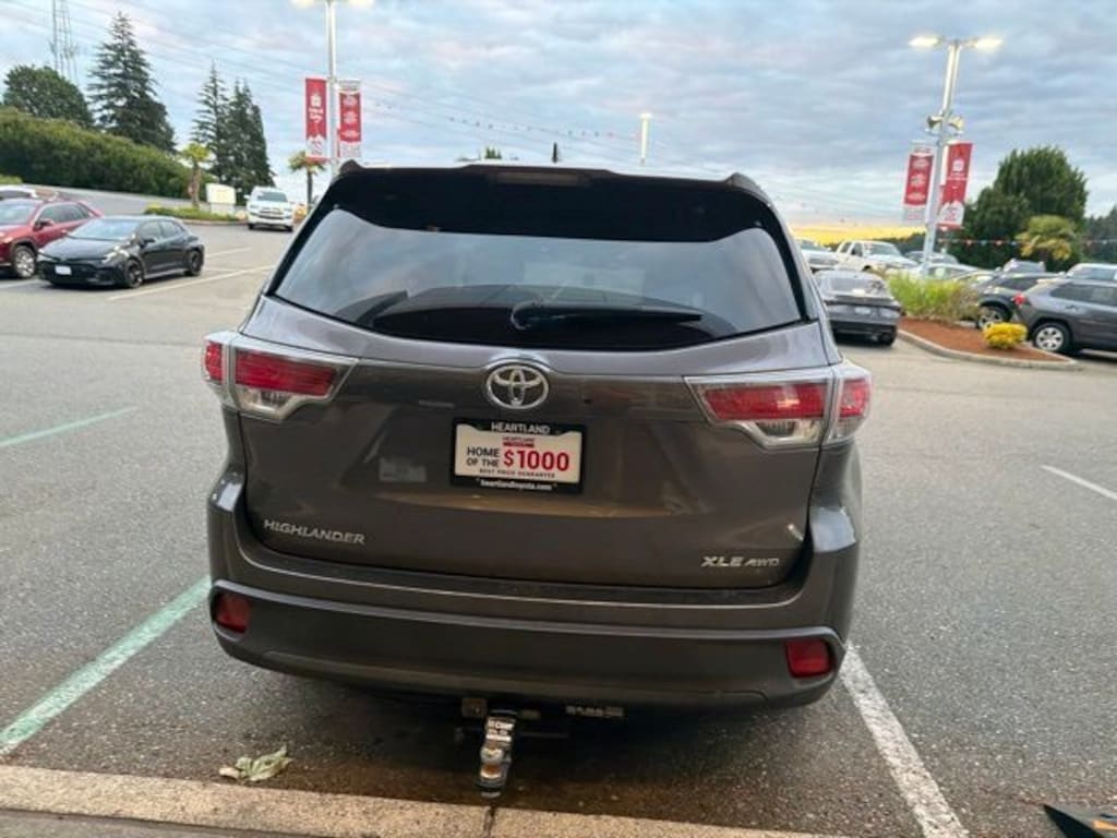 Used 2016 Toyota Highlander XLE V6 SUV