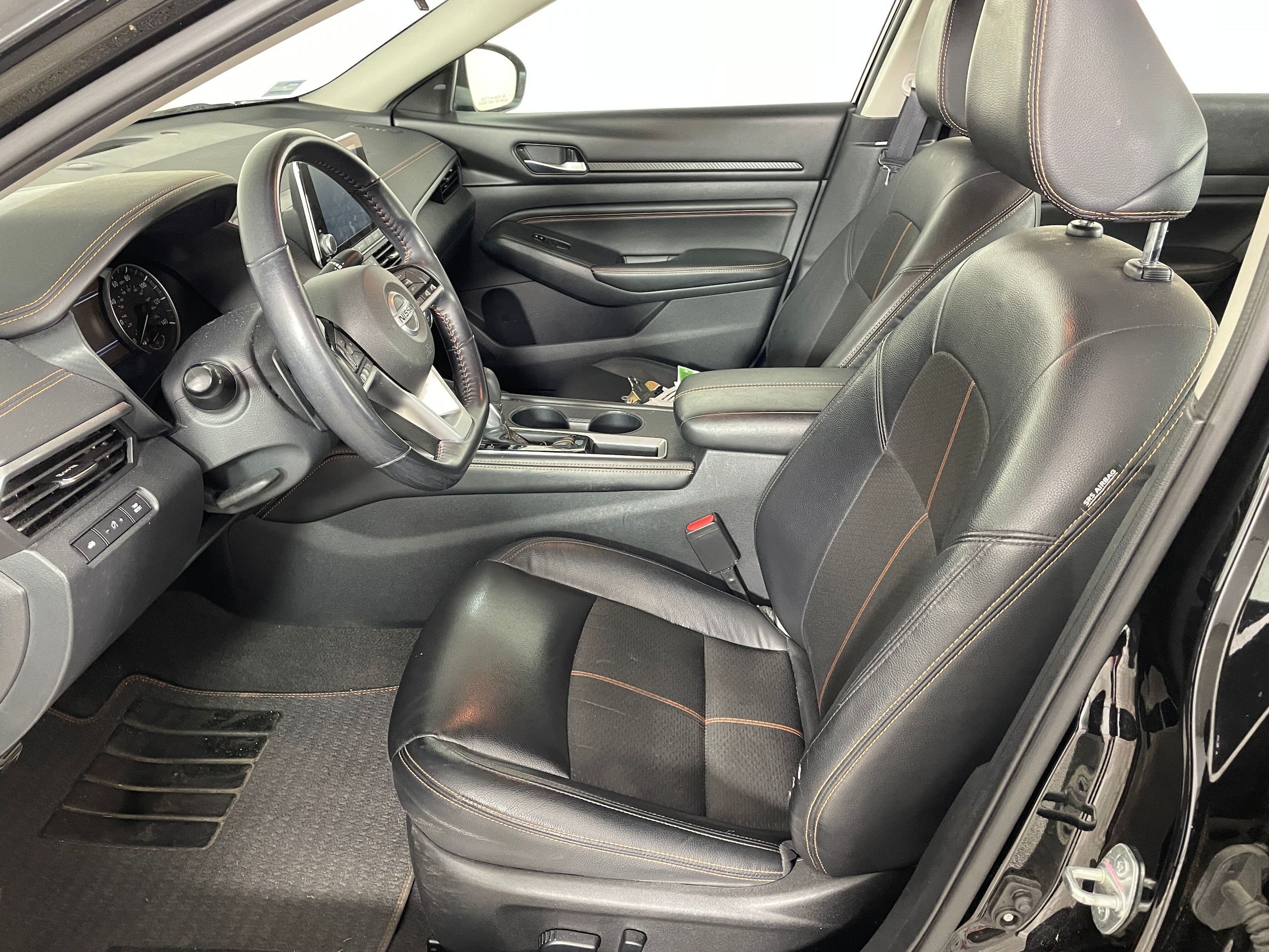 2021 Nissan Altima 2.5 SR photo 2