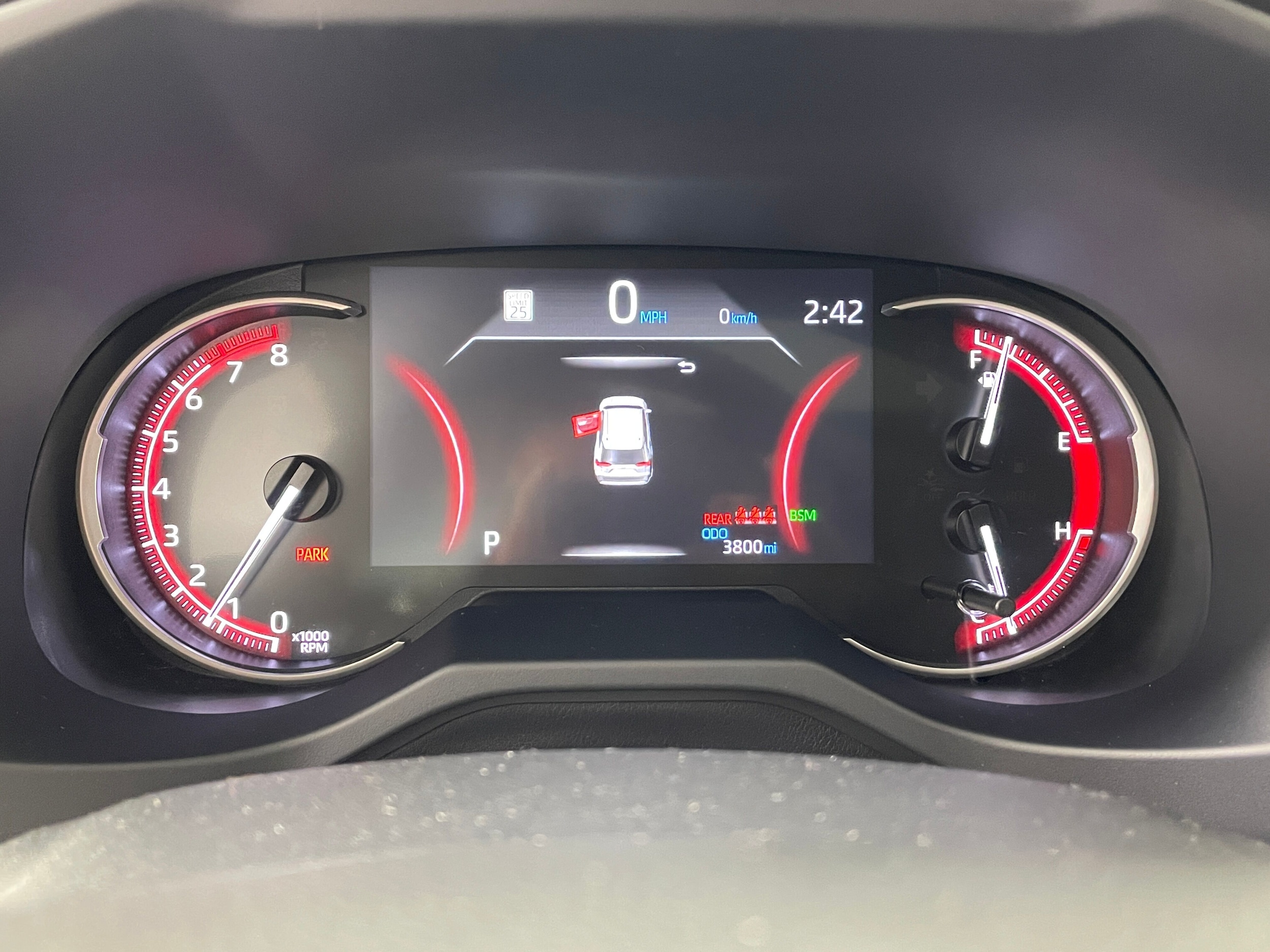 2025 Toyota RAV4 XLE photo 4