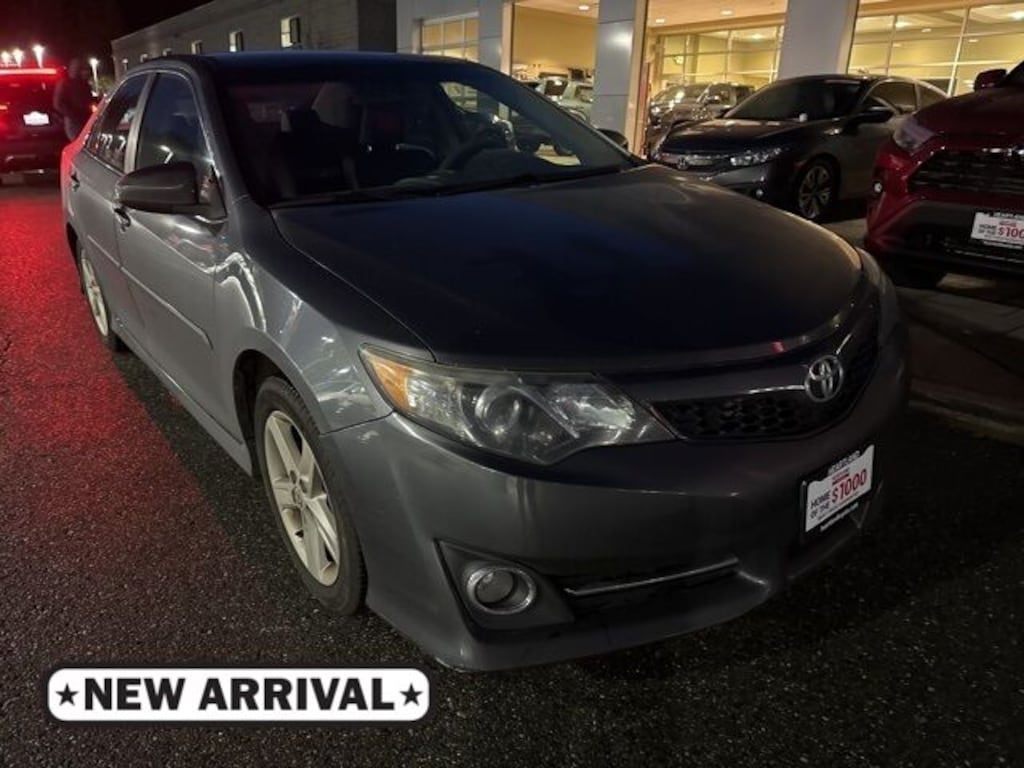 Used 2012 Toyota Camry SE Sedan