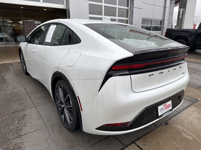 2025 Toyota Prius XLE photo 3