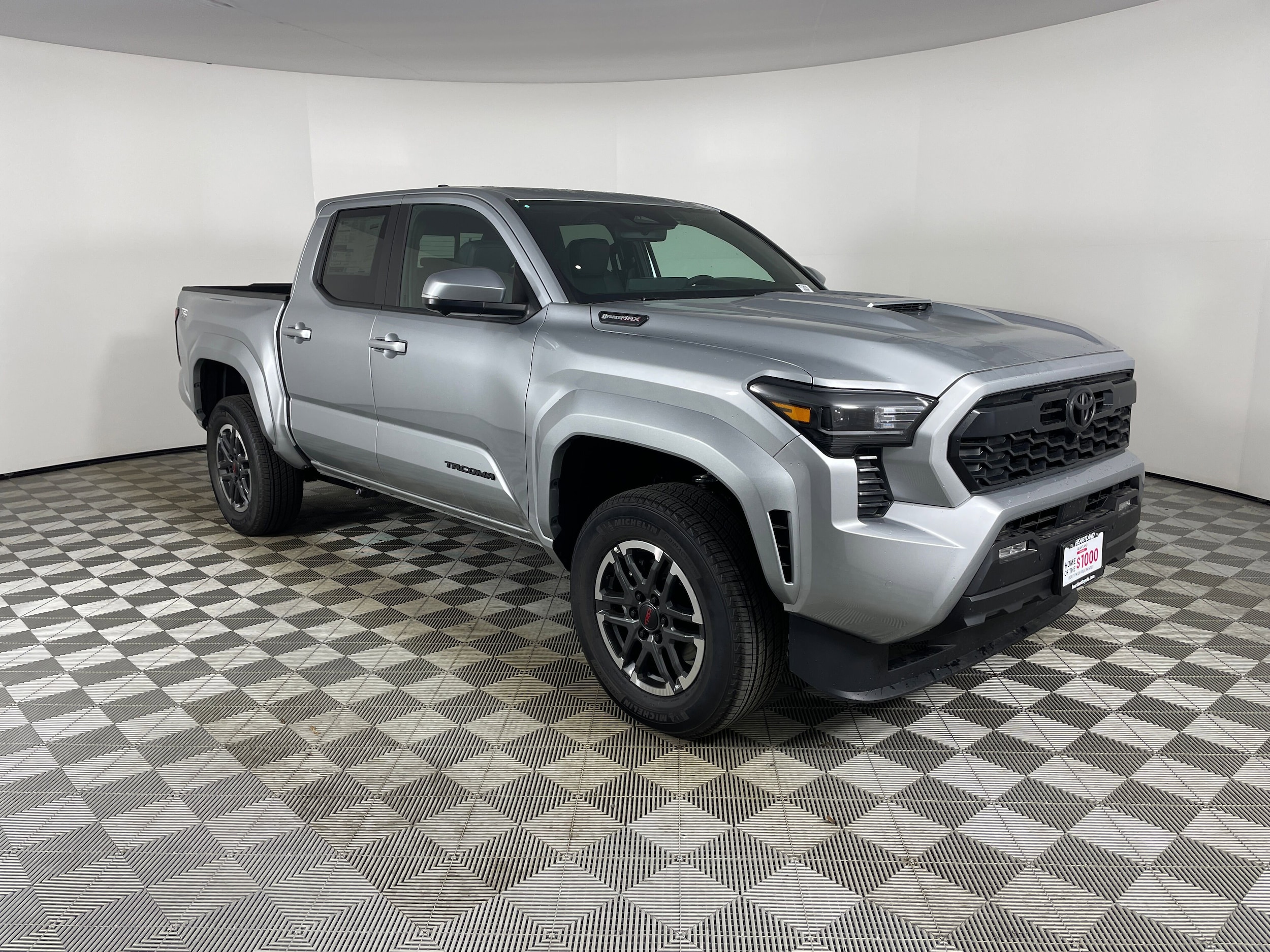 2025 Toyota Tacoma TRD Sport - Photo 7