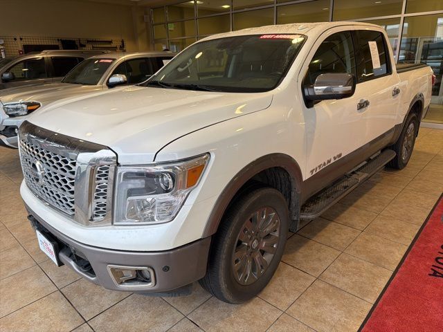 2019 Nissan Titan Platinum Reserve photo 6