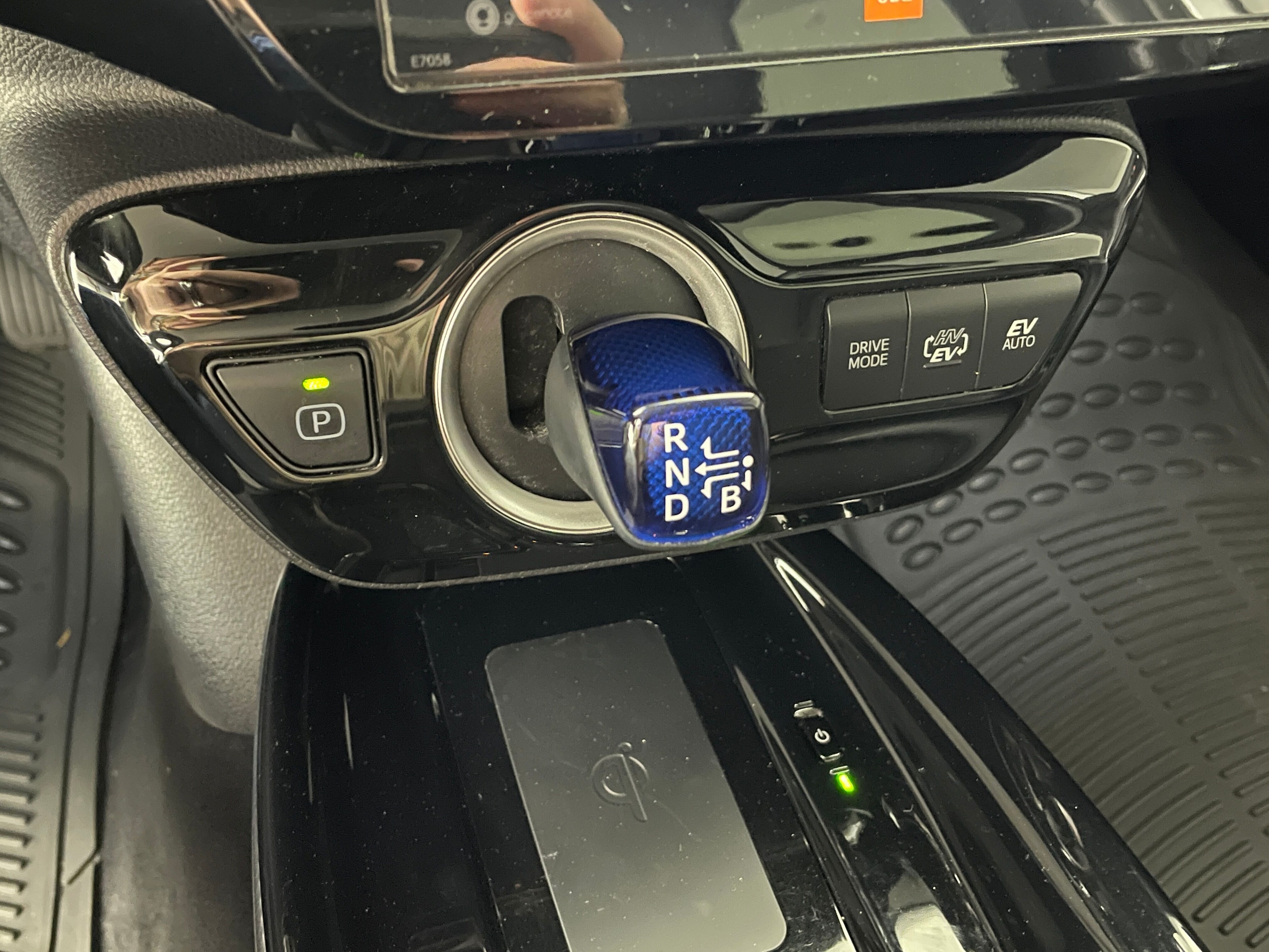 2021 Toyota Prius Prime Limited - Photo 9