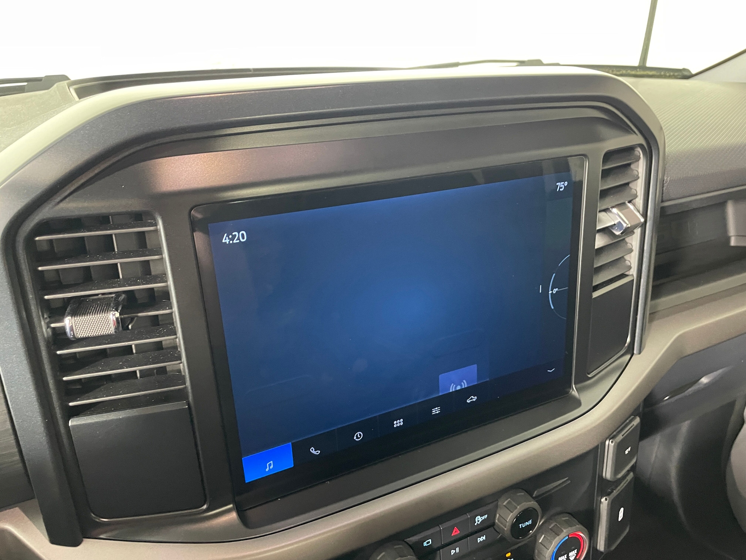 2025 Ford F-150 XL photo 6