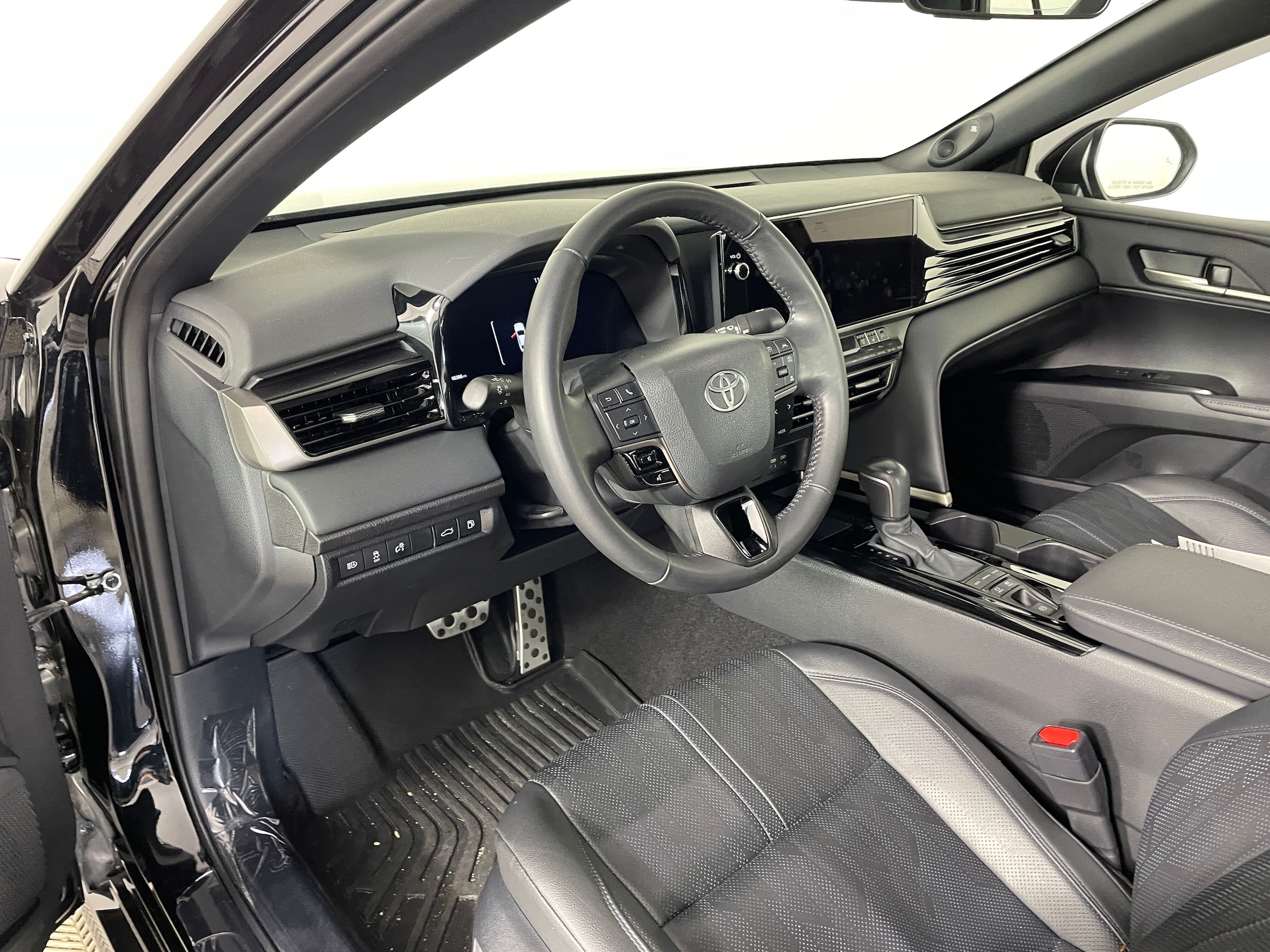 2025 Toyota Camry XSE photo 3