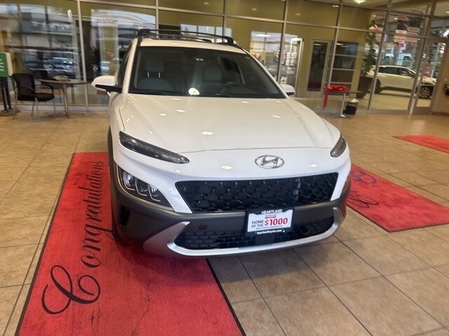 2022 Hyundai Kona Limited photo 2
