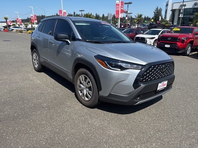2024 Toyota Corolla Cross L photo 3
