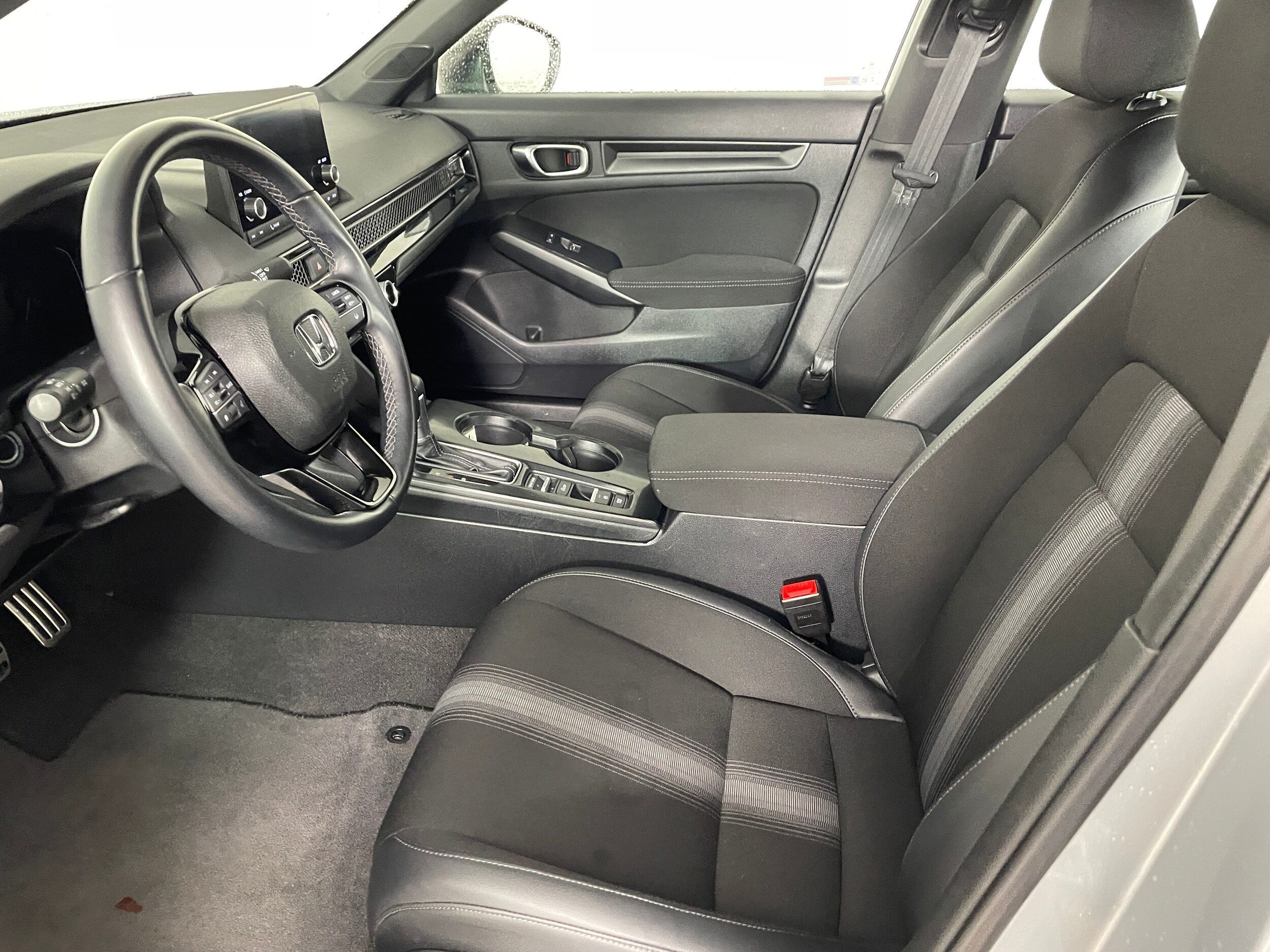 2022 Honda Civic Sport photo 2