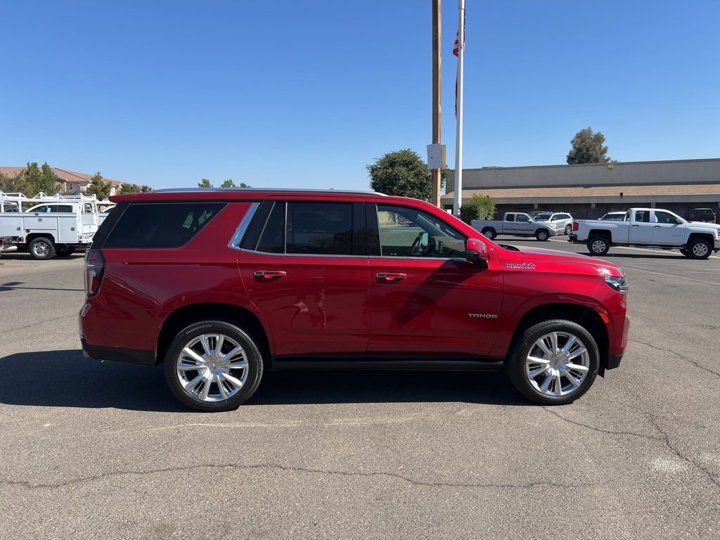 Used 2022 Chevrolet Tahoe High Country with VIN 1GNSKTKL2NR126592 for sale in Clovis, CA