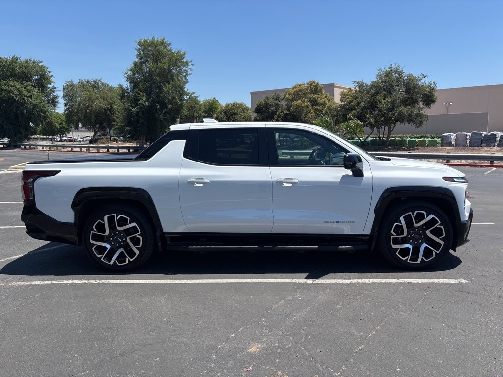 Used 2024 Chevrolet Silverado EV RST with VIN 1GC40ZEL5RU303869 for sale in Clovis, CA